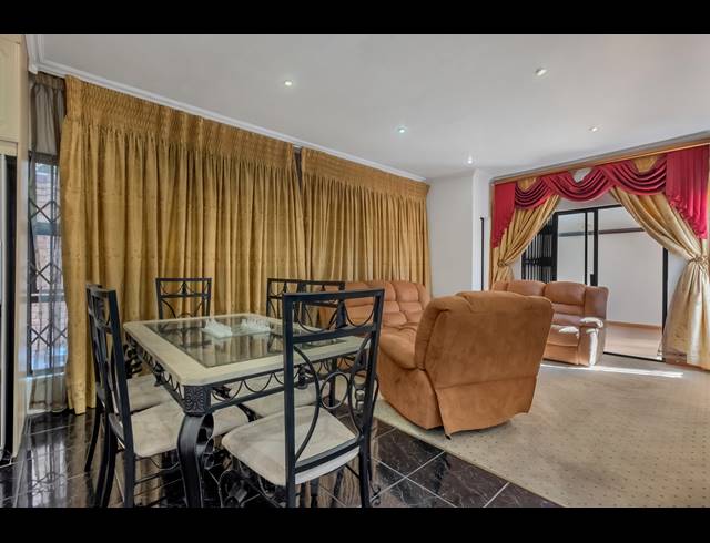 4 BEDROOM CLUSTER FOR SALE IN FERNDALE